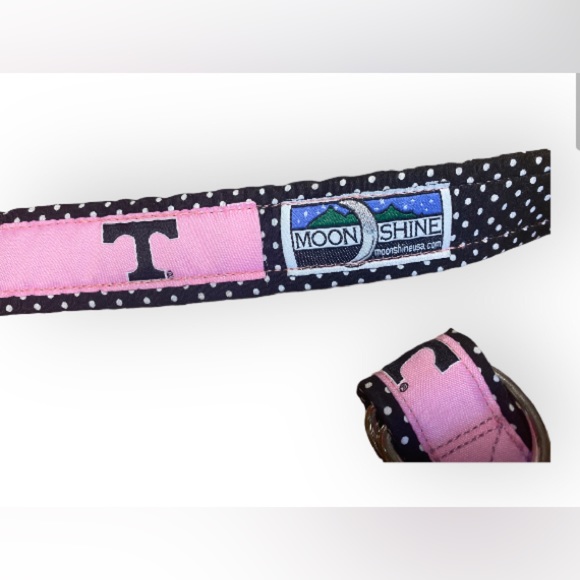 Like new! University of Tennessee Womens Belt SZ S - Picture 2 of 6